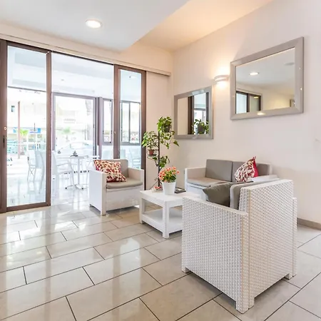 Luana リッチョーネ