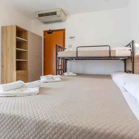 Luana 2* Ριτσιόνε